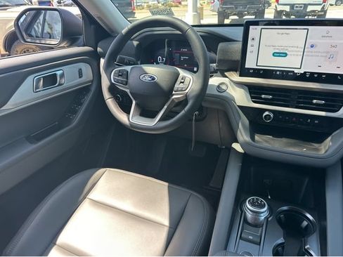 New 2026 Ford Explorer Active w/ Active Comfort Package RWD image 13