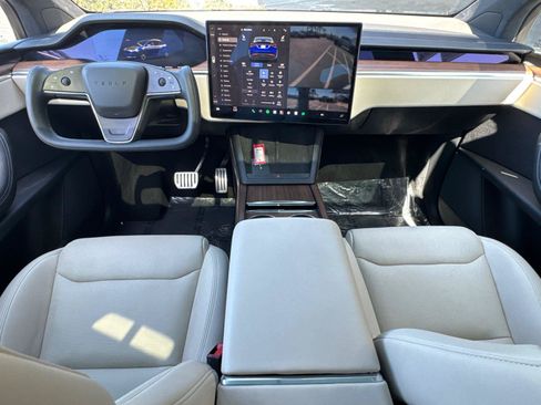 Used 2023 Tesla Model X AWD/4WD image 22
