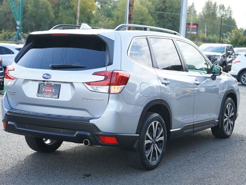 Used 2020 Subaru Forester Limited image 5