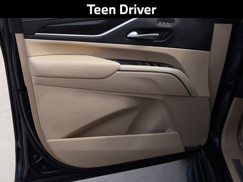 Used 2023 Cadillac Escalade Premium Luxury w/ Performance Package image 29