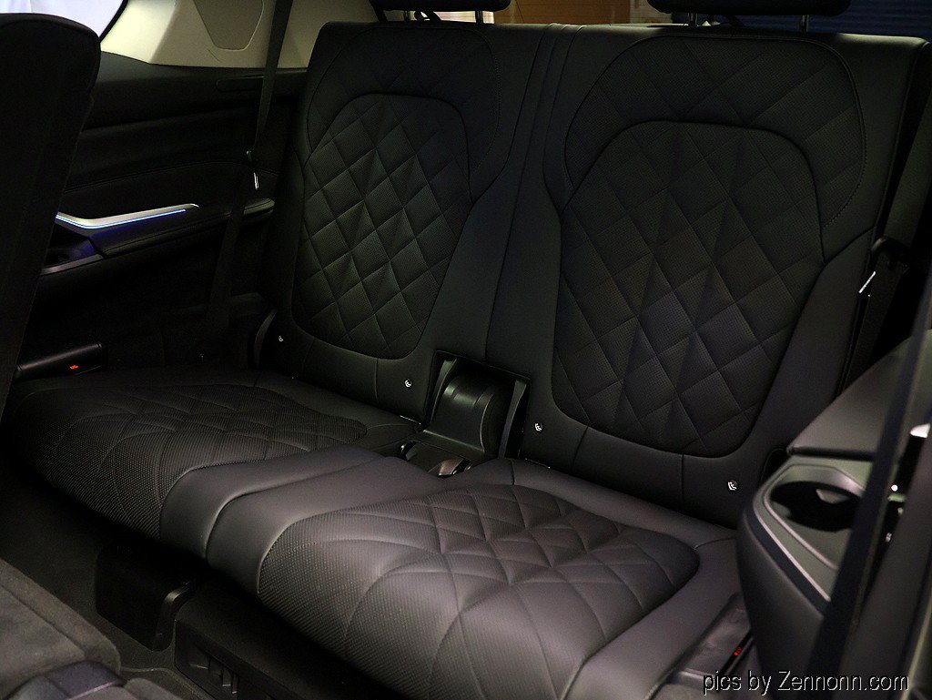 Certified 2025 BMW X7 xDrive40i AWD/4WD image 13