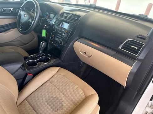 Used 2017 Ford Explorer FWD image 12