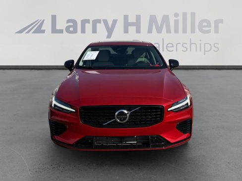 Used 2021 Volvo S60 T8 R-Design Expression w/ Advanced Package image 8