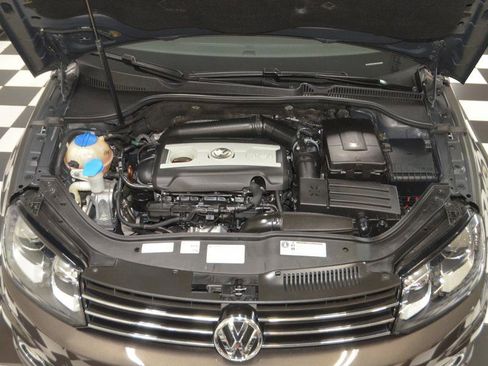 Used 2013 Volkswagen Eos Lux FWD image 11
