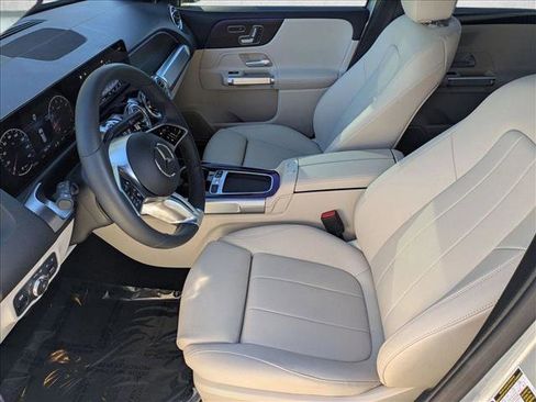 Certified 2025 Mercedes-Benz GLB 250 image 17