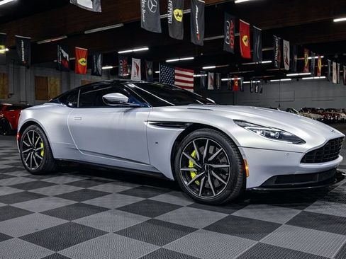 Used 2017 Aston Martin DB11 V12 image 17