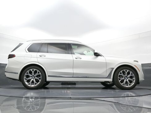 Used 2025 BMW X7 xDrive40i image 30