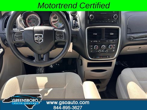 Used 2017 Dodge Grand Caravan SE FWD image 4