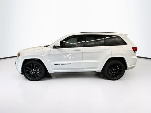 Used 2018 Jeep Grand Cherokee Altitude AWD/4WD image 4