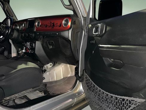 Used 2018 Jeep Wrangler Unlimited Rubicon image 21