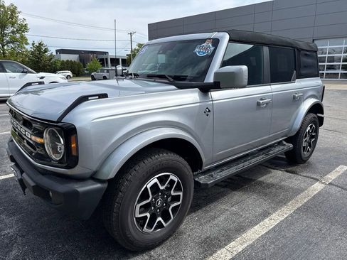 Used 2023 Ford Bronco Outer Banks AWD/4WD image 1