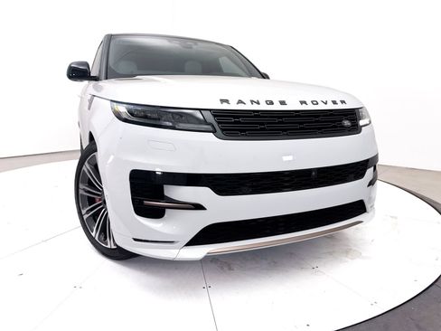Used 2025 Land Rover Range Rover Sport Dynamic SE AWD/4WD image 8