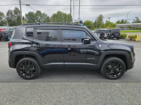 Used 2017 Jeep Renegade Altitude AWD/4WD image 5