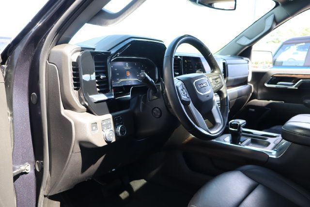 Used 2024 GMC Sierra 1500 SLT w/ SLT Premium Plus Package AWD/4WD image 18