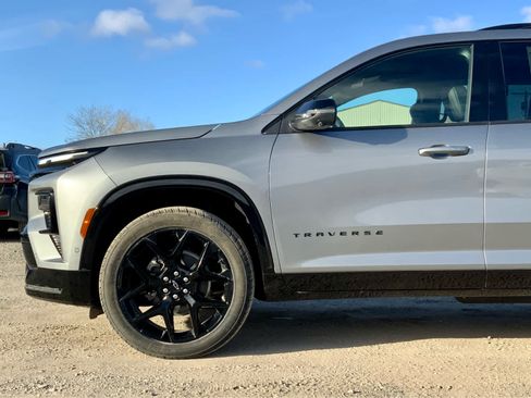 New 2026 Chevrolet Traverse RS w/ LPO, Floor Liner Package image 10