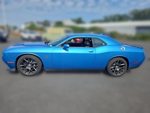 Used 2016 Dodge Challenger R/T Scat Pack w/ Leather Interior Group RWD image 4