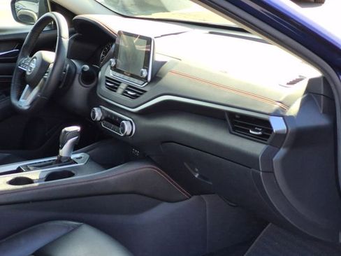 Used 2019 Nissan Altima 2.5 SR FWD image 19