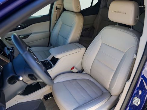 Used 2023 GMC Acadia Denali FWD image 10