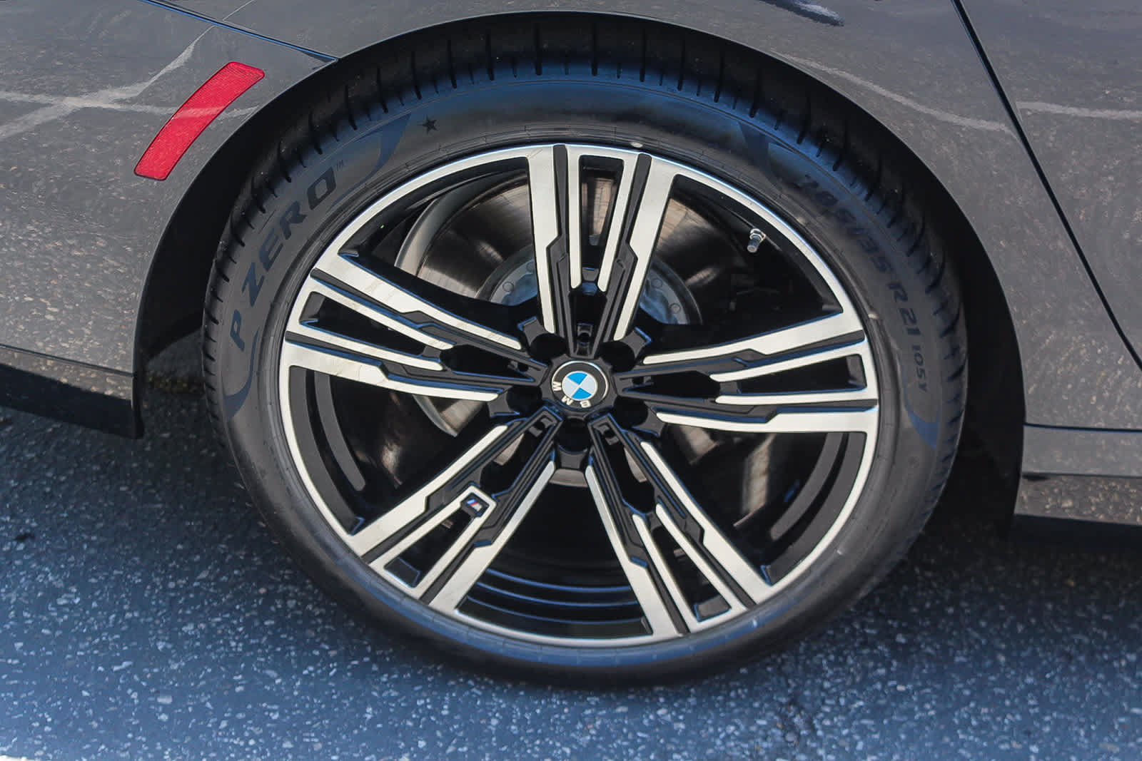 Used 2023 BMW 740i RWD image 8
