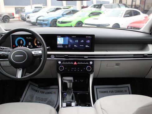 Used 2025 Hyundai Tucson SEL FWD image 19