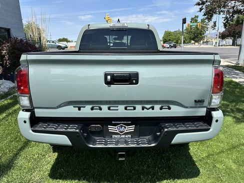 Used 2022 Toyota Tacoma TRD Off-Road w/ Technology Package AWD/4WD image 8