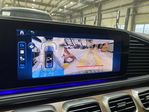 Used 2025 Mercedes-Benz GLS 450 4MATIC w/ AMG Line Exterior image 6