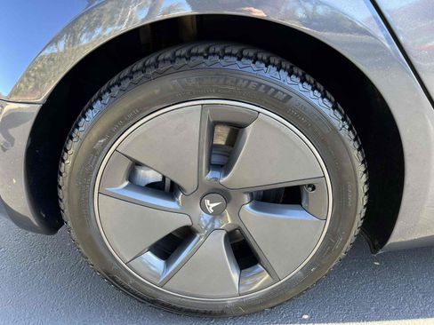 Used 2021 Tesla Model 3 Standard Range Plus image 53