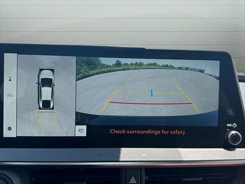 New 2025 Toyota Prius Plug-In Hybrid image 18