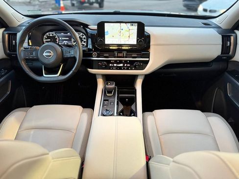 Used 2022 Nissan Pathfinder SL w/ SL Premium Package image 12