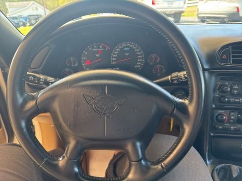 Used 2002 Chevrolet Corvette Convertible w/ Preferred Equipment Group1 image 25