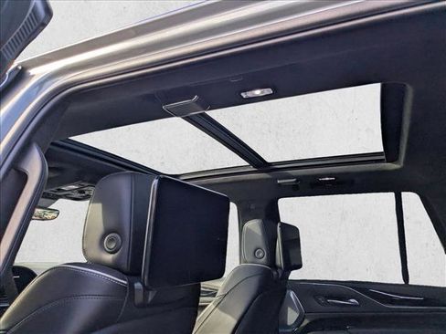 Used 2023 Cadillac Escalade V w/ Heavy-Duty Trailer Package image 20