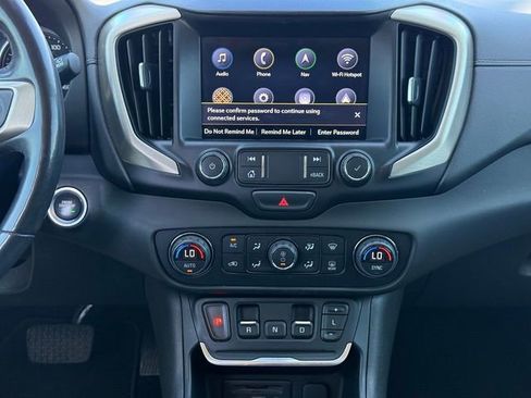 Used 2020 GMC Terrain Denali w/ Denali Premium Package AWD/4WD image 8