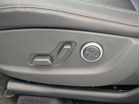 New 2026 Genesis GV70 2.5T image 14