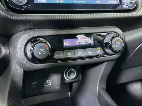 Certified 2021 Nissan Kicks SV FWD image 7