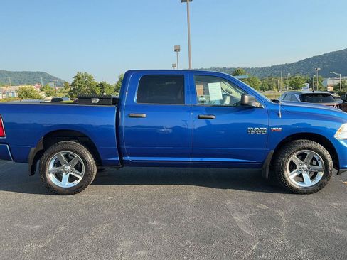 Used 2017 RAM 1500 Express AWD/4WD image 4