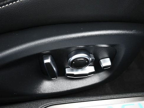 Used 2019 Jaguar XE S image 41