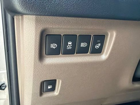 Used 2023 Lexus GX 460 Luxury w/ Accessory Package AWD/4WD image 39