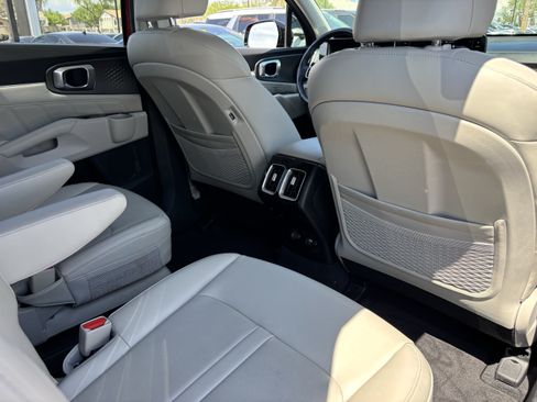 Certified 2023 Kia Sorento SX FWD image 11