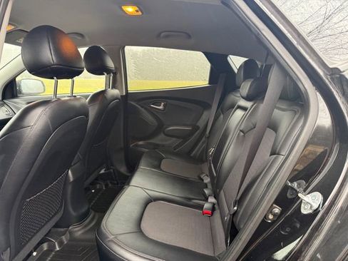 Used 2011 Hyundai Tucson GLS image 8