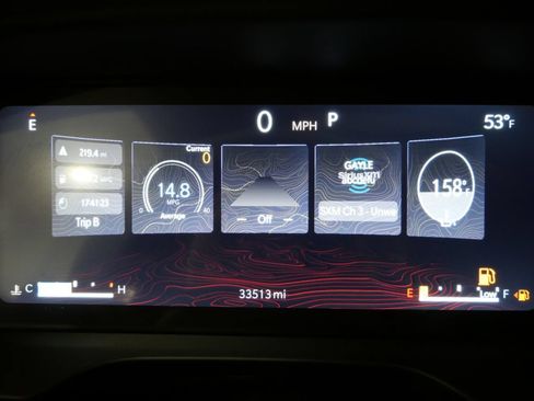 Used 2024 Jeep Grand Cherokee Altitude AWD/4WD image 16