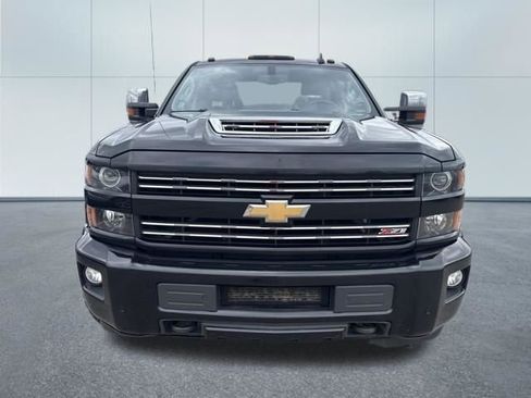 Used 2019 Chevrolet Silverado 2500 LT w/ Custom Sport Edition image 6
