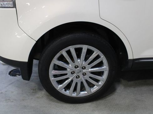 Used 2012 Lincoln MKX AWD image 28