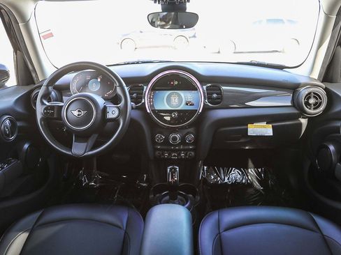 Used 2022 MINI Cooper 4-Door Hardtop image 13