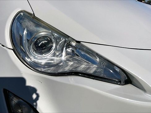 Used 2015 Scion FR-S RWD image 25