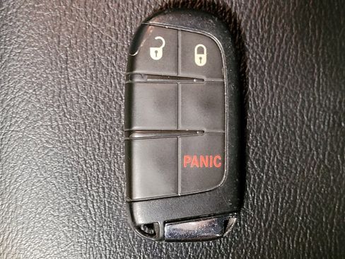 Used 2021 Jeep Compass Latitude w/ Driver Assistance Group FWD image 32
