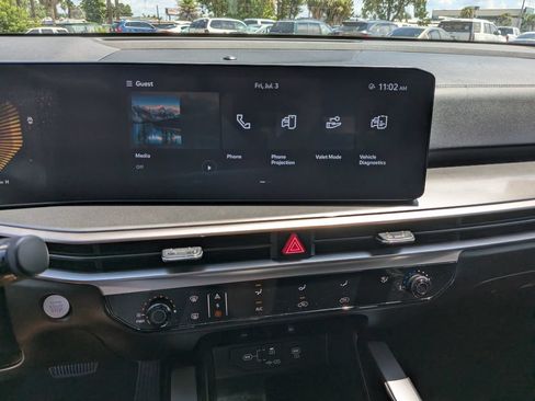 Certified 2024 Kia Sorento LX FWD image 22