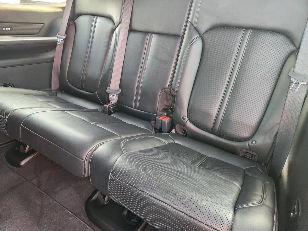 Used 2022 Jeep Wagoneer Series II w/ Rear Seat Video Group 1 AWD/4WD image 29
