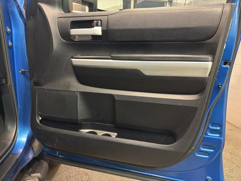 Used 2017 Toyota Tundra SR5 w/ SR5 Upgrade Package image 20