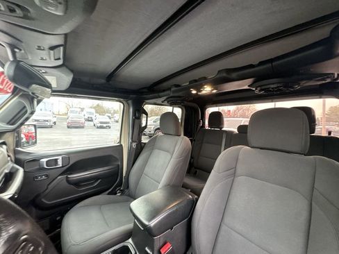 Used 2022 Jeep Gladiator Willys image 21