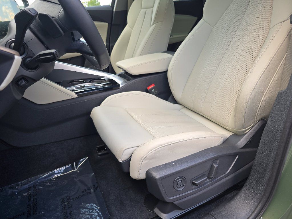 Used 2025 Audi Q5 Prestige AWD/4WD image 19